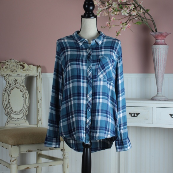 Arizona Jean Company Tops - Arizona Jeans Flannel  Boyfriend Fit Size L